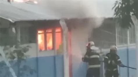 Incêndio destrói parte do CMEI no Conjunto Vera Cruz 6 em Goiânia