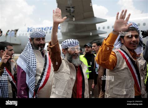 Sanaa Yemen 14th Apr 2023 Houthi Prisoners Arrive At Sanaa Airport