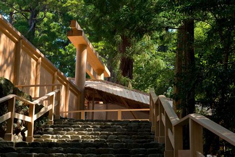 Ise Grand Shrine: Shinto's highest ceremonies "Sengu" Ise Grand Shrine