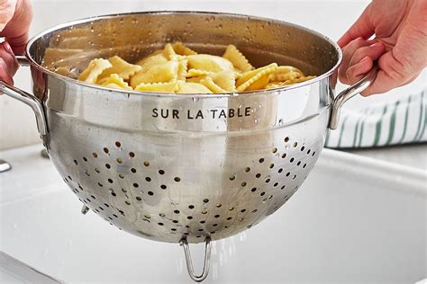 Sieve Vs Colander Whats The Difference Lid And Ladle