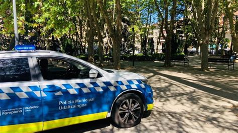 Un Hombre Mata A Una Mujer En Un Bar De Pamplona Y Se Entrega A La Policía Municipal Infobae