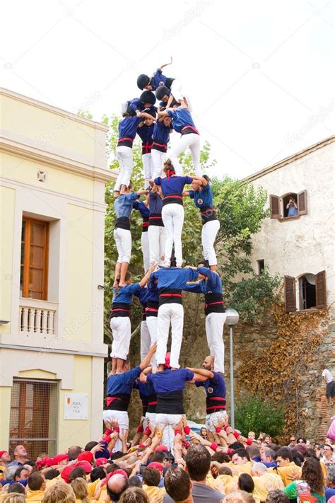 Torre Humana Foto Editorial De Stock Natursports 24771071