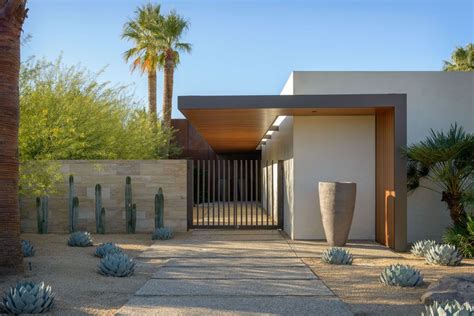 Exquisite Modern Desert Home Captivates In Palm Springs Contemporary