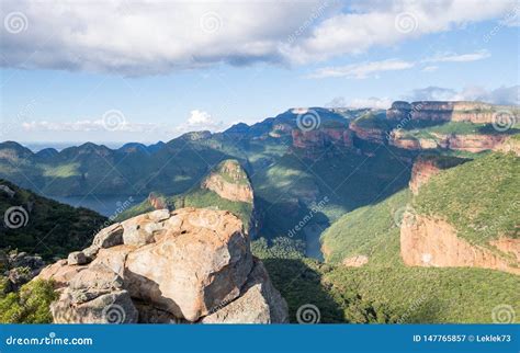 Vista Da Garganta Do Rio De Blyde Na Rota Do Panorama Mpumalanga