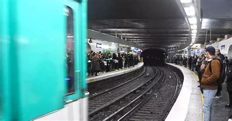 Chants Antis Mites Dans Le M Tro Parisien Huit Mineurs En Garde Vue