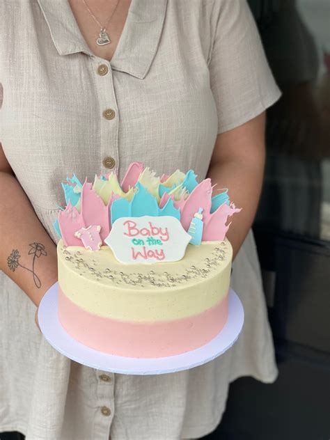 Gender Reveal Cake — Vanilla Pod