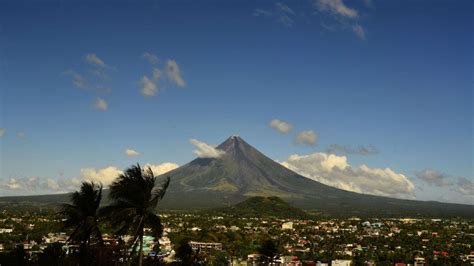 Explore Mayon Volcano from Legazpi- the most beautiful volcano on Earth