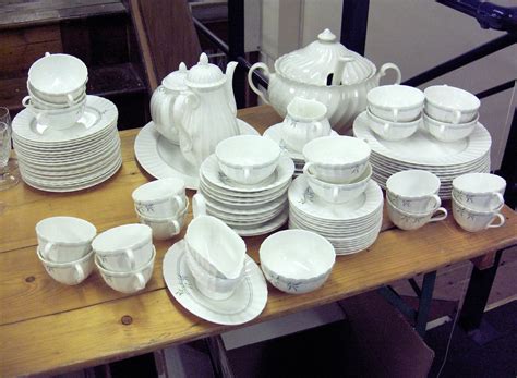 Bonhams : A 20th Century Royal Worcester dinner service,