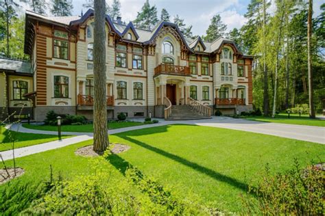 Самый большой дом в мире по высоте и площади - фото и описание