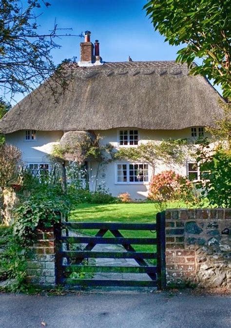 Solve House With A Thatched Roof Jigsaw Puzzle Online With 12 Pieces