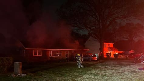 Chesapeake Fire Leaves 1 Hurt Pets With Smoke Inhalation