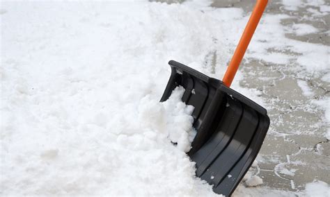 10 Best Snow Shovels [ 2022 Reviews ] - BestOfMachinery