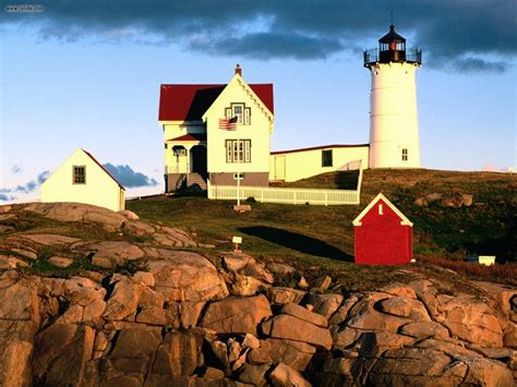 Solve Nubble Lighthouse Cape Neddick York Maine Jigsaw Puzzle Online