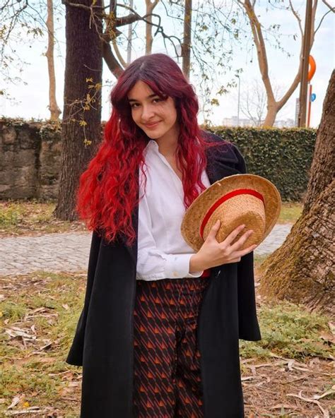 Shanks Cosplay From One Piece Skye Miranda Shank Cosplay One Piece