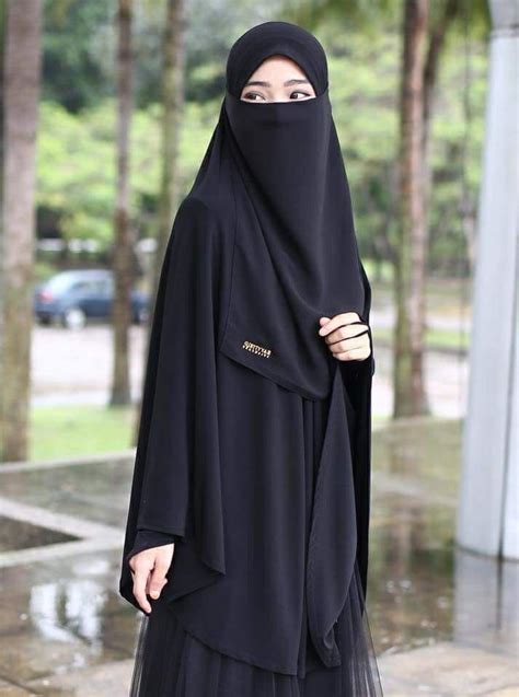 Pin By Unique On Beautiful Muslimahs Niqab Muslim Fashion Outfits