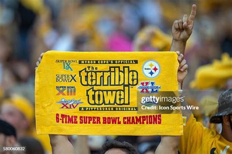 512 Pittsburgh Steelers Terrible Towel Stock Photos, High-Res Pictures ...