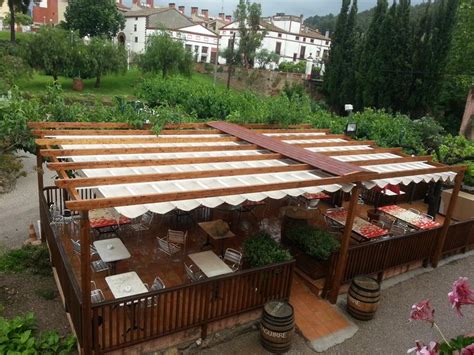 P Rgolas De Madera Instaladas En Restaurante El Palau Vell Para Cubrir