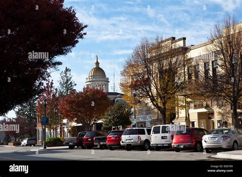 Quaint Boutiques And Shops In Historic Hendersonville Nc Stock Photo