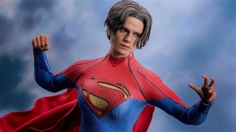 Figura Hot Toys De Supergirl Causa Revuelo En Las Redes