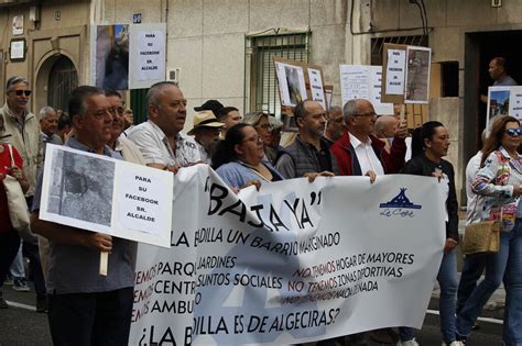 Sociedad Fotos De La Manifestaci N De Los Vecinos De La Bajadilla