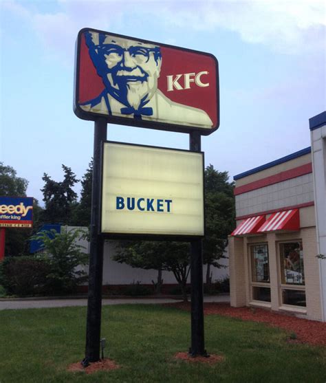 Funny kfc sign | Odd Stuff Magazine