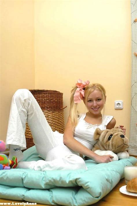 Anne Drinking Her Milk Naked On The Floor Porn Pictures XXX Photos Sex Images PICTOA