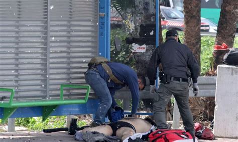 Dos Muertos Y Cuatro Heridos En Un Ataque A Tiros En Una Estación De