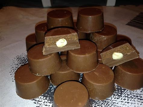 Recette De Chocolats Fourr S Pralin Et Chocolat Au Lait