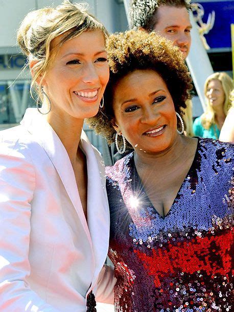 Alex Niedbalski And Wanda Sykes Married In 2008 Famous Couples Lgbt