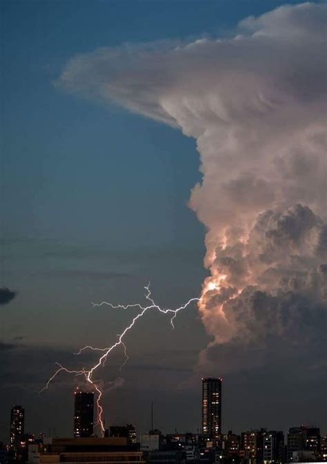 Thunderstorm over Tokyo | Storm photography, Cumulonimbus cloud, Lightning photos