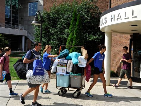 Students move into dorms at UNC Asheville