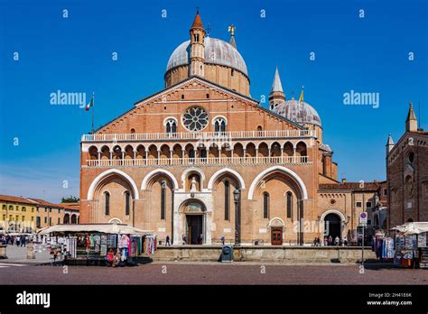 Basilica of Saint Anthony of Padua Stock Photo - Alamy