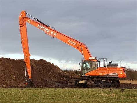 Nieuwe Doosan DX300LC SLR Bij Loonbedrijf Entjes B V Aan De Slag