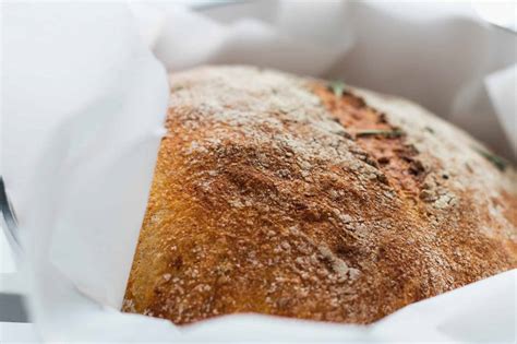 Easy Roasted Garlic And Fresh Rosemary Dutch Oven Bread