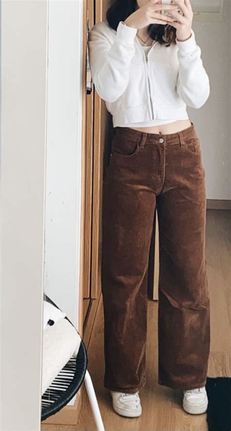 Brown Jeans Outfit I 2024