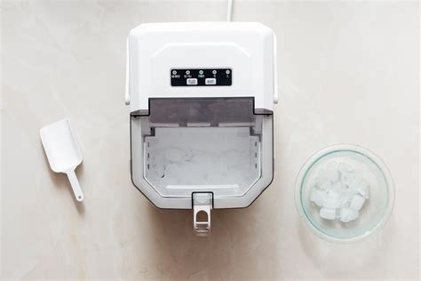 How to Clean a Countertop Ice Maker in 5 Easy Steps