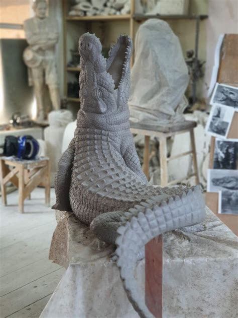 Crocodile Sculpture Lera H Na