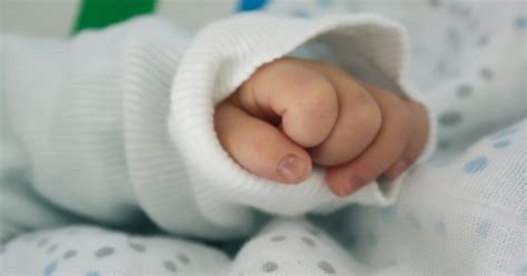 Neonato Di Un Mese E Mezzo Perde La Vita Dal Pediatra