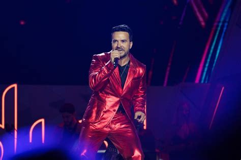 Luis Fonsi Reinicia Su Gira Mundial A Os Tour En Qu Bec Canad