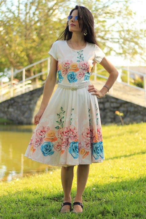 Vestido Midi God Total Branco Rosas Laranjas E Azuis Em At