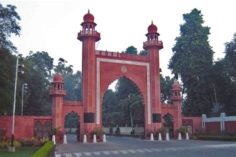 Centre Challenges Aligarh Muslim University's Minority Status In Supreme Court