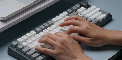 Epomakers Th Mechanical Keyboard Supports Hot Swap Switches And Ghz Wireless Kitguru