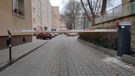 Automatyczny Wjazd Karetki Na Parking