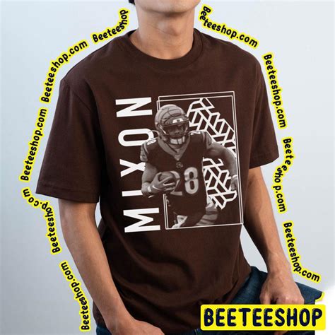 White And Black Color Art Of Joe Mixon Vintage Football Trending Unisex T-Shirt - Beeteeshop