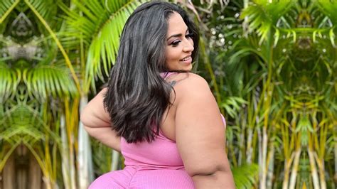 Curvy And Plus Size Model Johana Amaya Biography Wiki Age Height Weight Career And