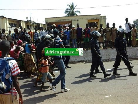 Guinée les forces de lordre dispersent une manifestation de femmes à