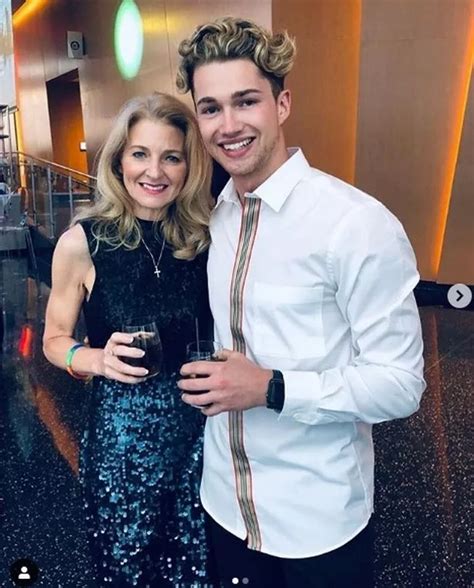 Love Island Curtis Mum Opens Up About His Sexuality After That Kiss