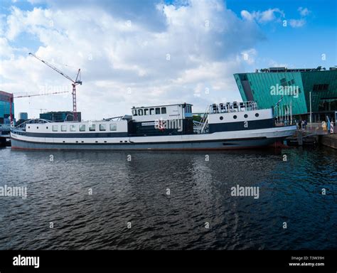 Dutch barge on a canal, Amsterdam, Netherlands Stock Photo - Alamy