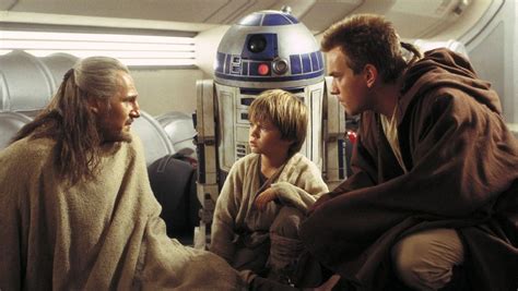 Star Wars: Episode 1 - The Phantom Menace review: "Fantastic, fluffy ...