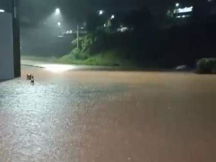 V Deos Chuva Causa Alagamentos E Transtornos Em Tr S Cidades Da